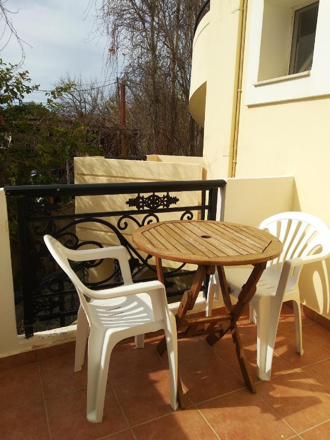 Ton Mari Apartments Palaiochora Dış mekan fotoğraf