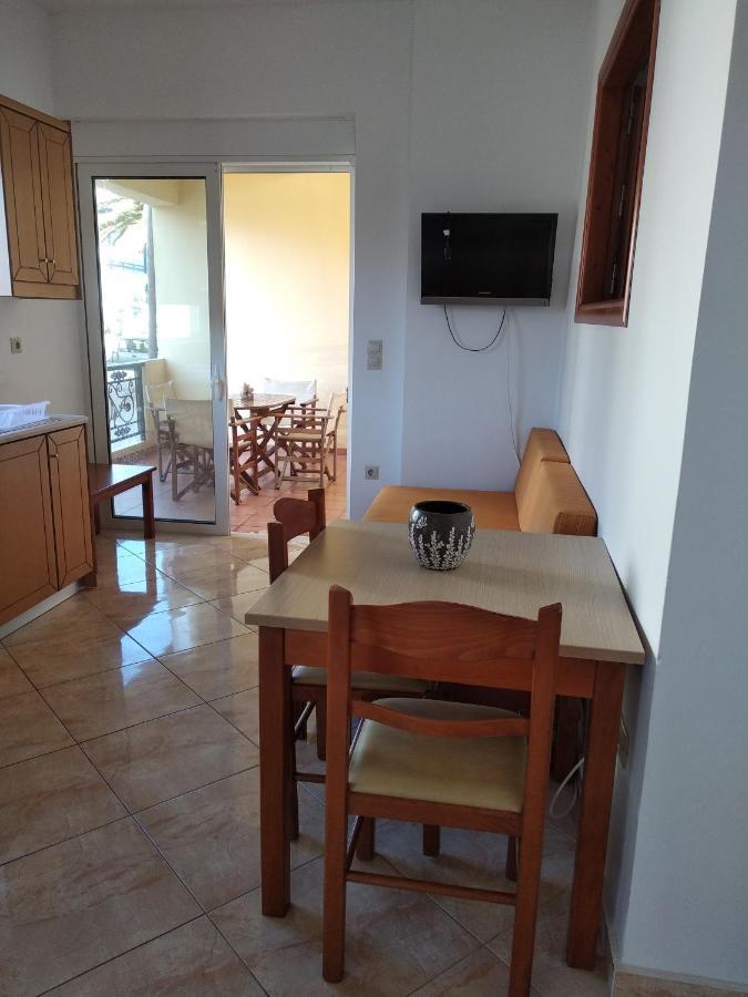 Ton Mari Apartments Palaiochora Dış mekan fotoğraf