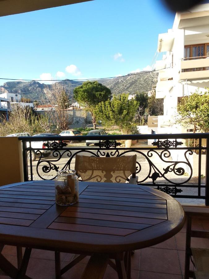 Ton Mari Apartments Palaiochora Dış mekan fotoğraf