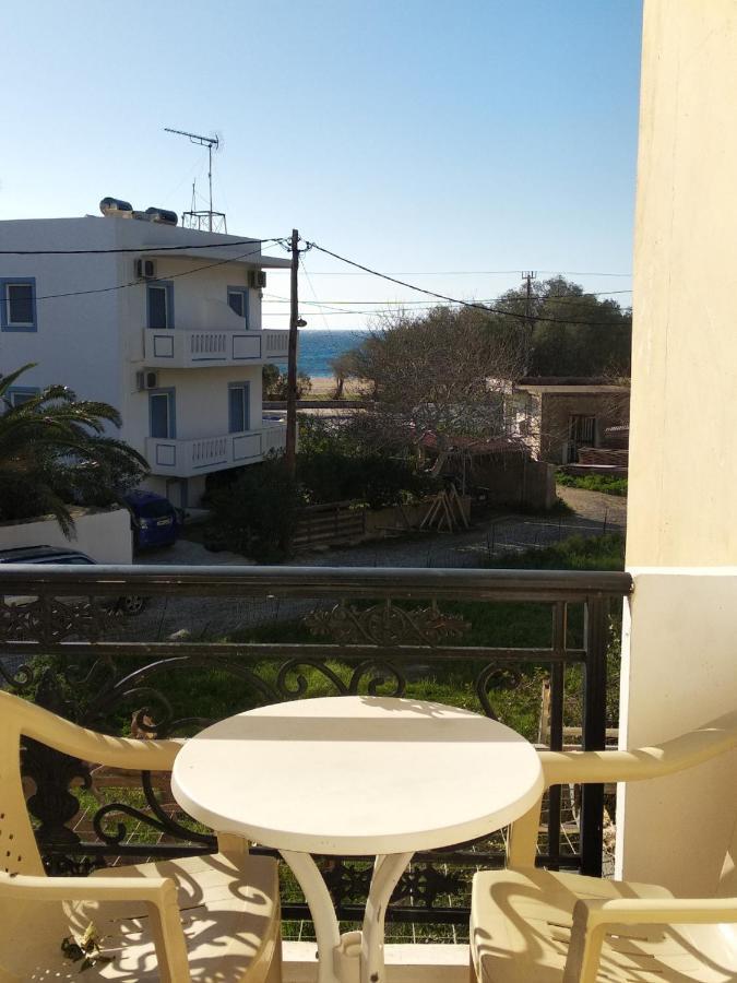 Ton Mari Apartments Palaiochora Dış mekan fotoğraf