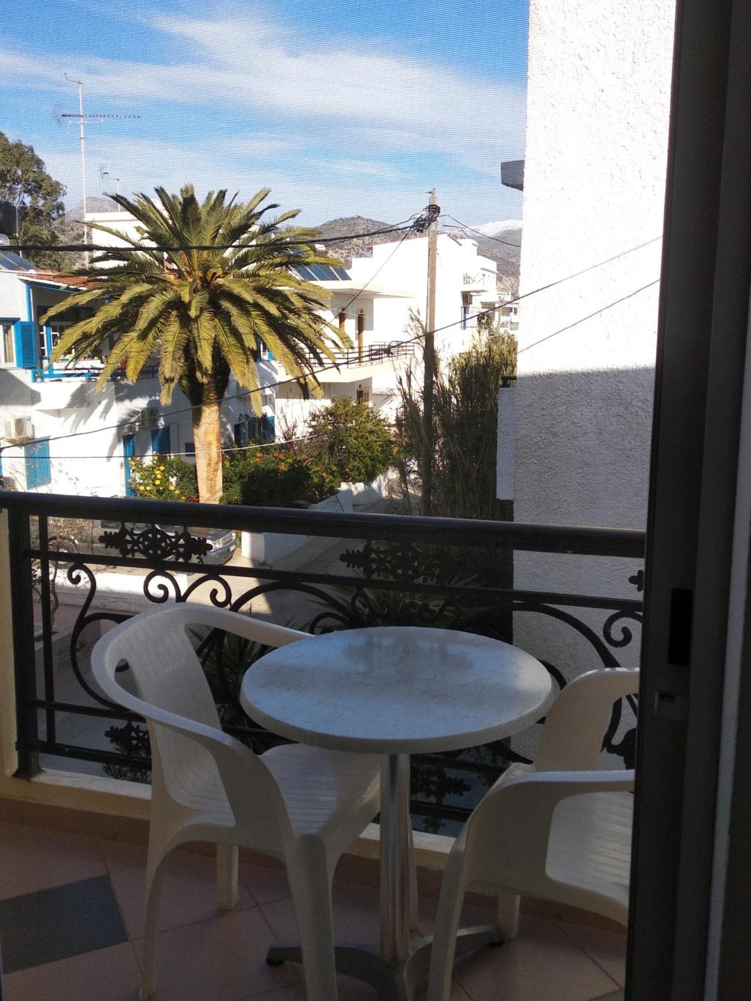 Ton Mari Apartments Palaiochora Dış mekan fotoğraf