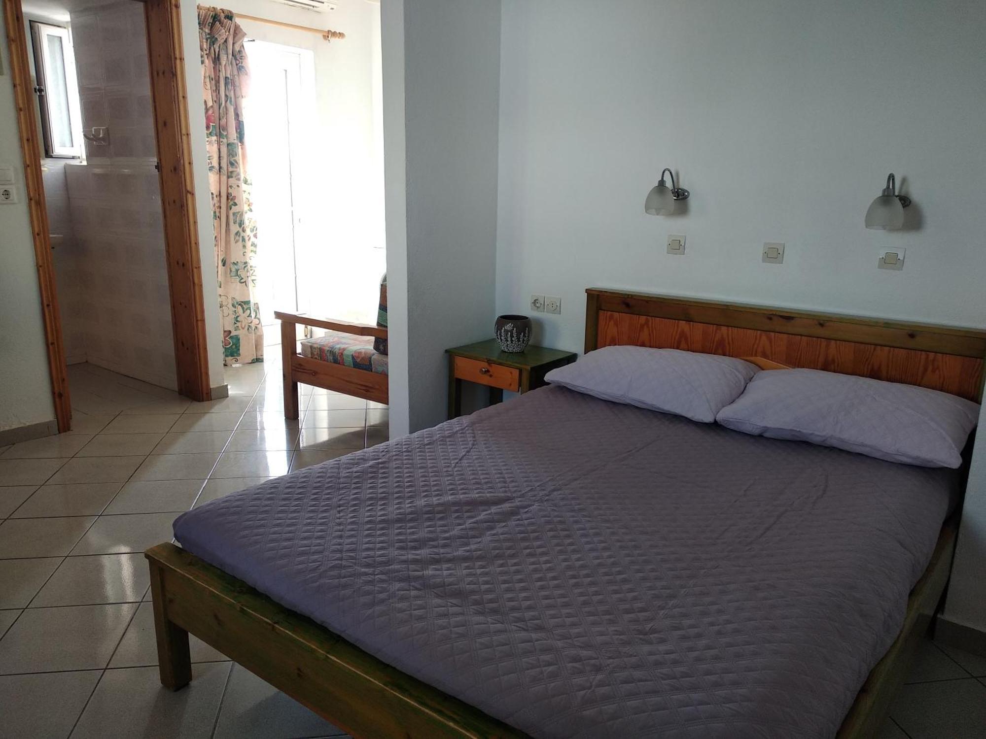 Ton Mari Apartments Palaiochora Dış mekan fotoğraf